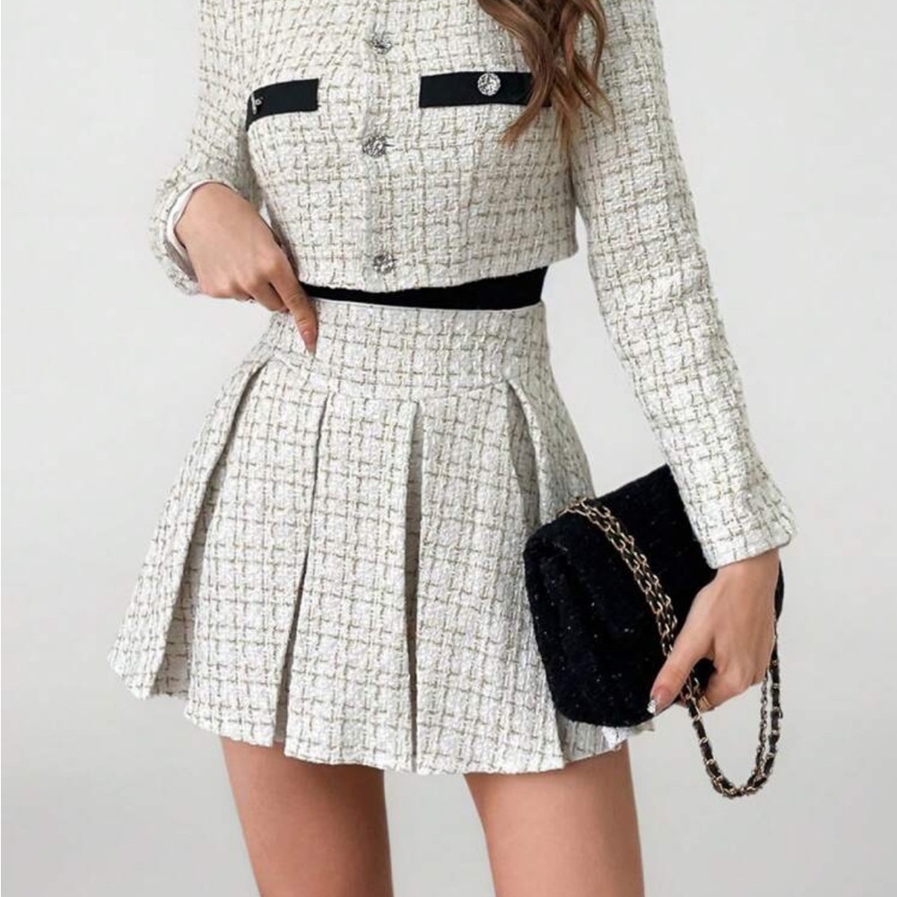 SHEIN Cream Skater Mini Skirt with Pleats